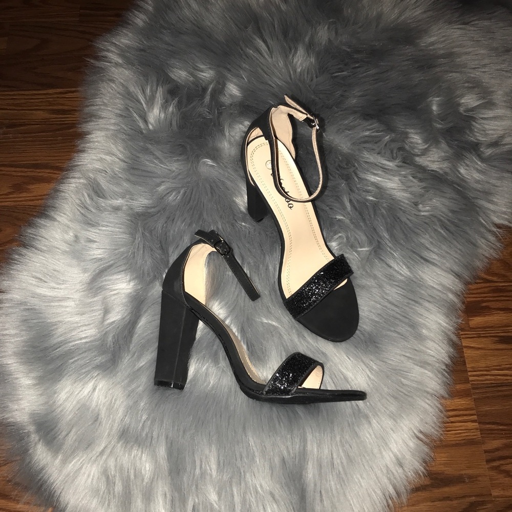 Black Heels SZ 10 - Picture 2 of 2